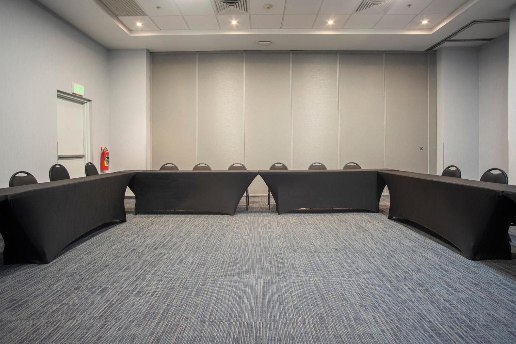 Holiday Inn Express Guadalajara Iteso By Ihg Zapopan Kültér fotó