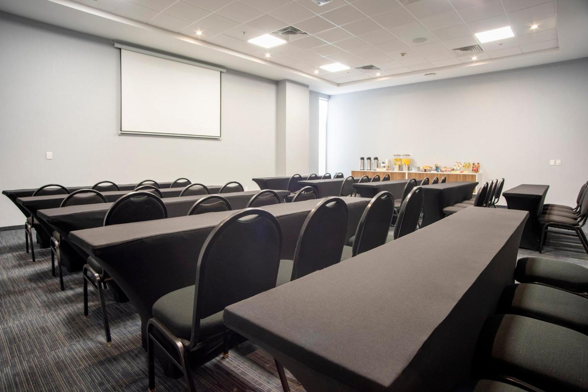 Holiday Inn Express Guadalajara Iteso By Ihg Zapopan Kültér fotó