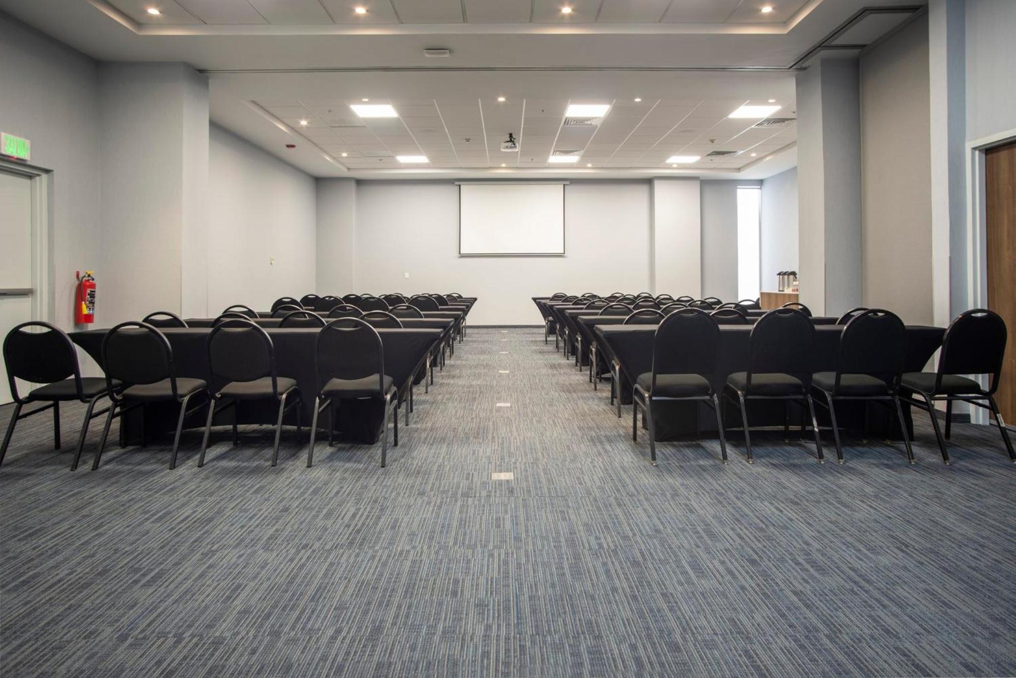 Holiday Inn Express Guadalajara Iteso By Ihg Zapopan Kültér fotó
