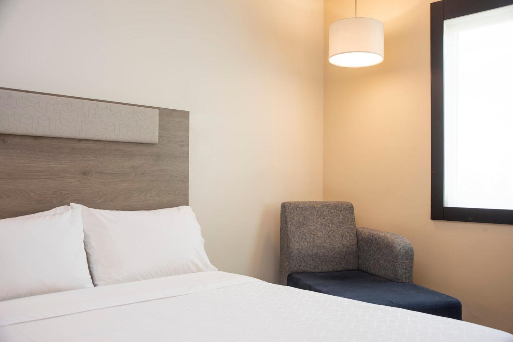 Holiday Inn Express Guadalajara Iteso By Ihg Zapopan Kültér fotó