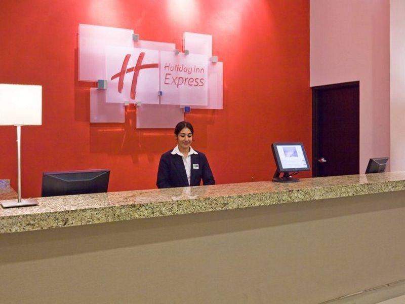 Holiday Inn Express Guadalajara Iteso By Ihg Zapopan Beltér fotó